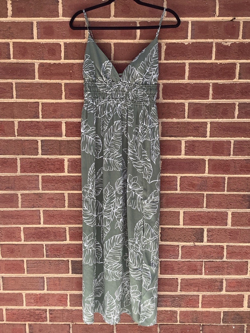 NWT Inspired Hearts Sun Dress Spaghetti Strap Maxi Leaf Tropical V Neck L